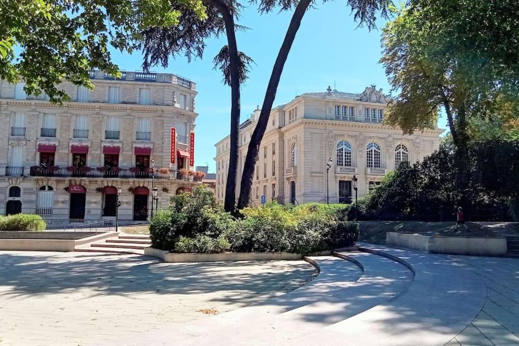 Les Loges Du Theatre Degustation Champagne Offerte Jacuzzi Sauna Jeux Velos Maison Prive 150M2 Historique 14Pers Max Emplacement Exceptionnel Et Chic, 200M De L'Avenue De Champagne, Gare, Musee, Jardins, Restaurations, Toutes Commodites Épernay Exterior foto